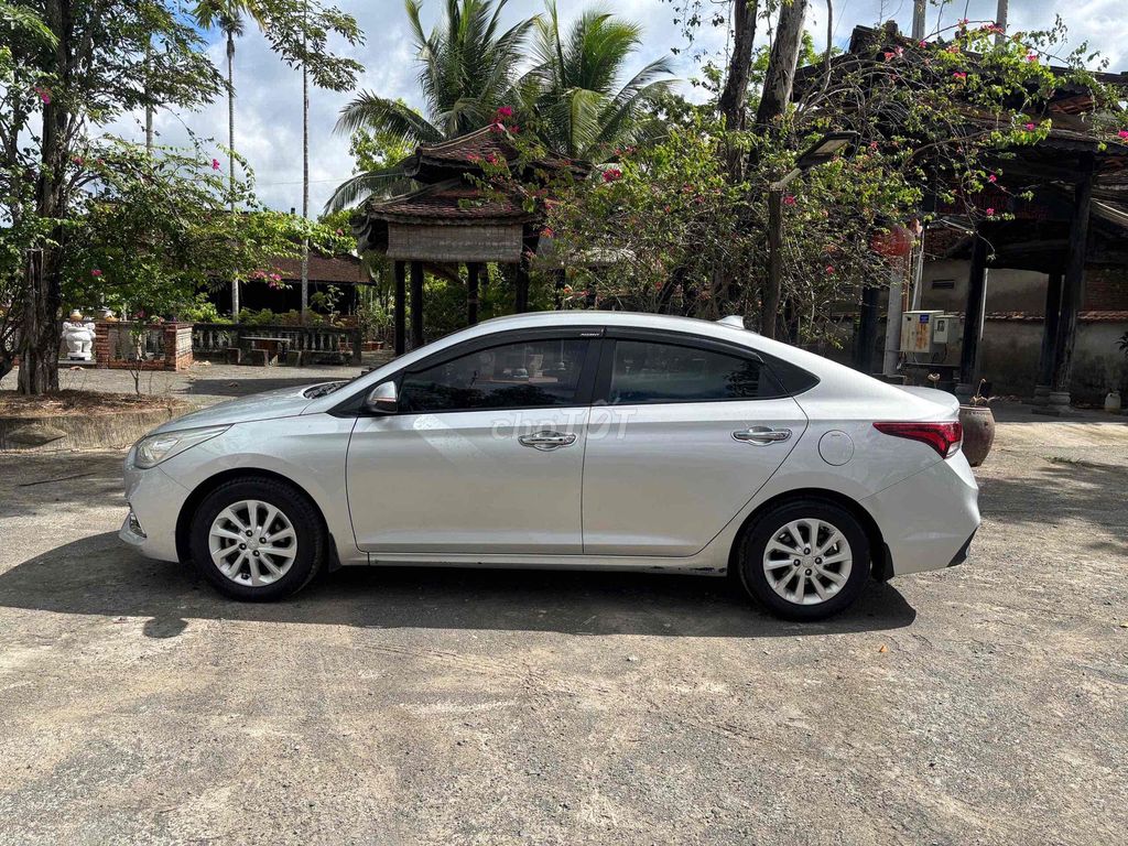Hyundai Accent 2018 - ảnh 4