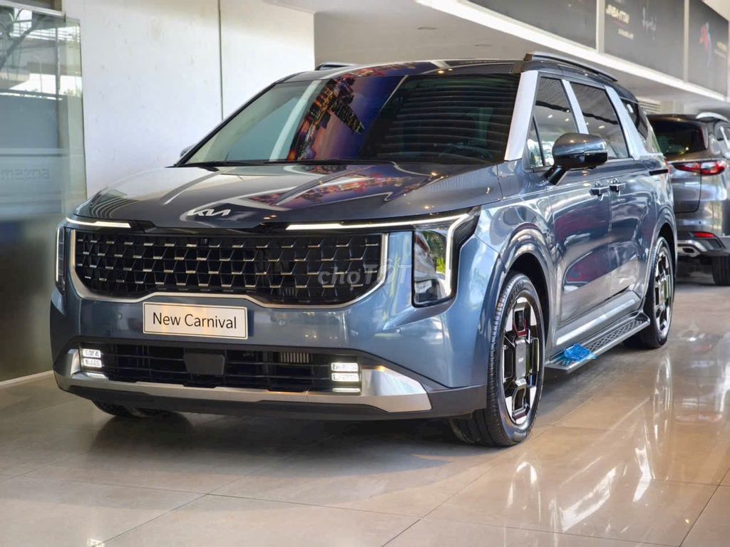 Kia Carnival - ảnh 1