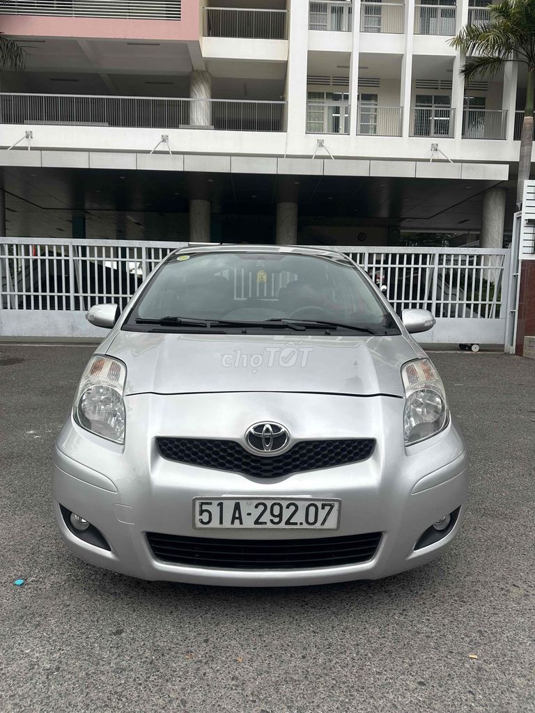 Toyota Yaris 2011 - ảnh 1