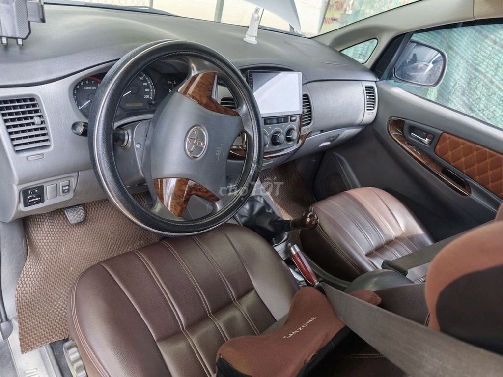Toyota Innova 2013 - ảnh 4
