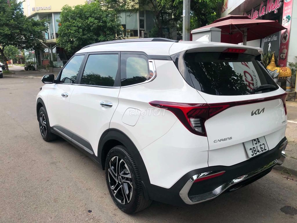 Kia Carens - ảnh 1