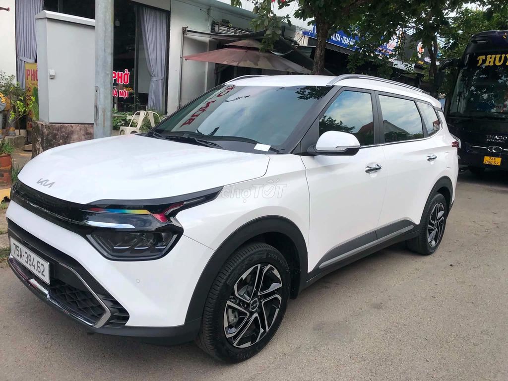 Kia Carens - ảnh 2
