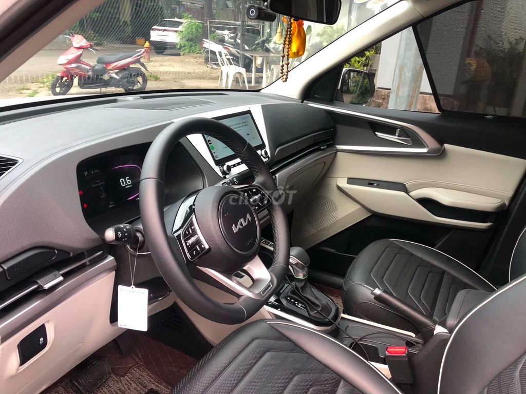 Kia Carens - ảnh 4