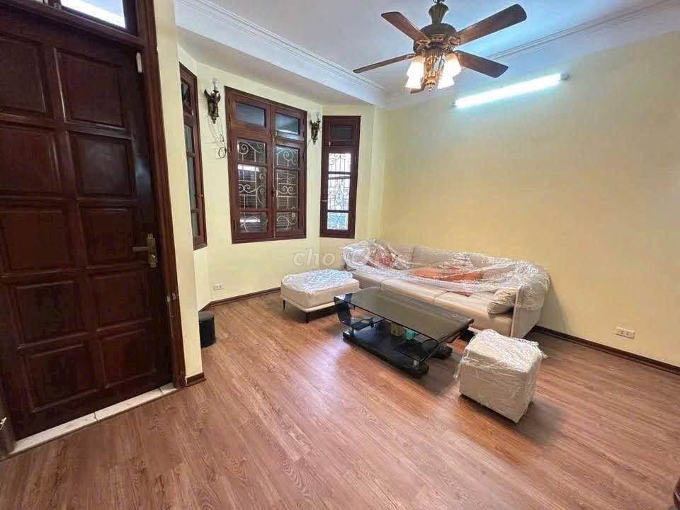 Nhà riêng tại Tây Hồ, Hà Nội - ảnh 2