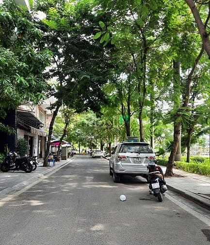 Nhà riêng tại Tây Hồ, Hà Nội - ảnh 1