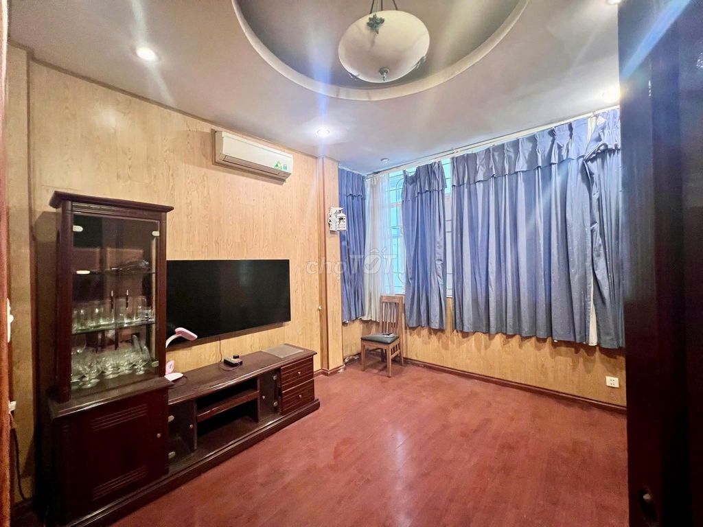 Nhà riêng tại Tây Hồ, Hà Nội - ảnh 2
