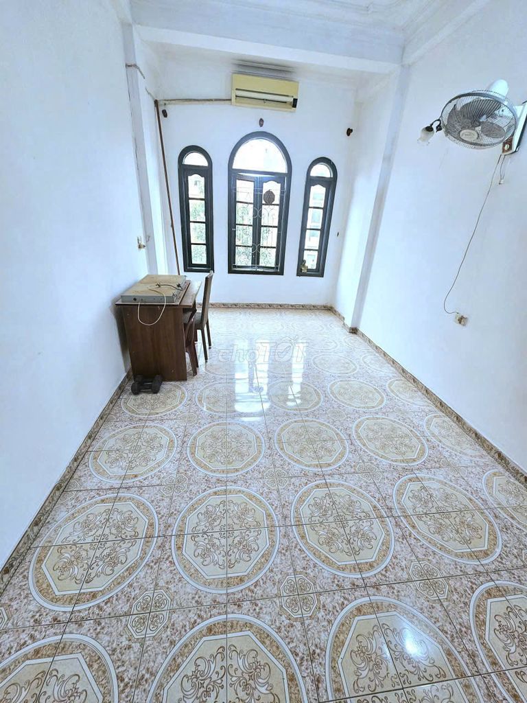 Nhà riêng tại Tây Hồ, Hà Nội - ảnh 2