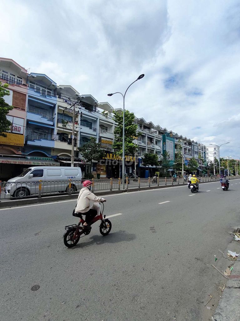 Nhà riêng tại 8, TP. Hồ Chí Minh - ảnh 2