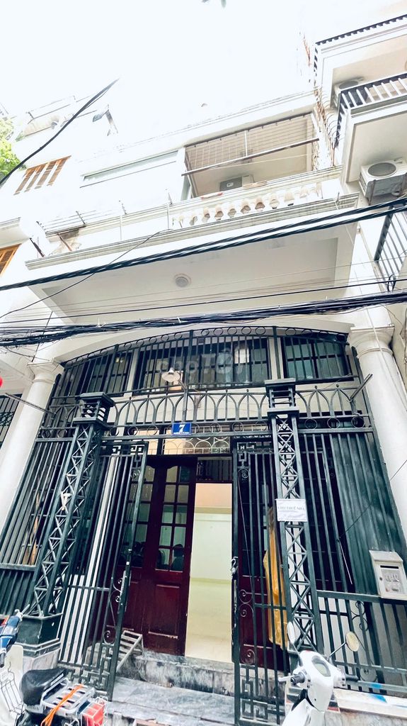Nhà riêng tại Tây Hồ, Hà Nội - ảnh 1