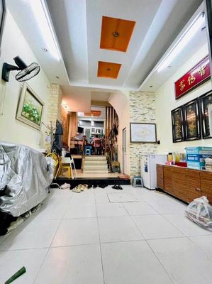 Nhà riêng tại Cầu Giấy, Hà Nội - ảnh 1
