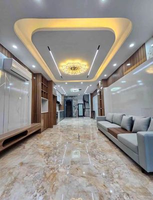 Nhà riêng tại Long Biên, Hà Nội - ảnh 1