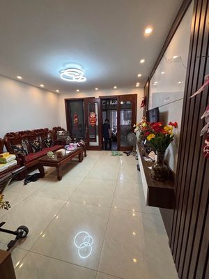 Nhà riêng tại Long Biên, Hà Nội - ảnh 1