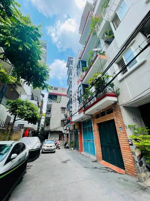 Nhà riêng tại Tây Hồ, Hà Nội - ảnh 1