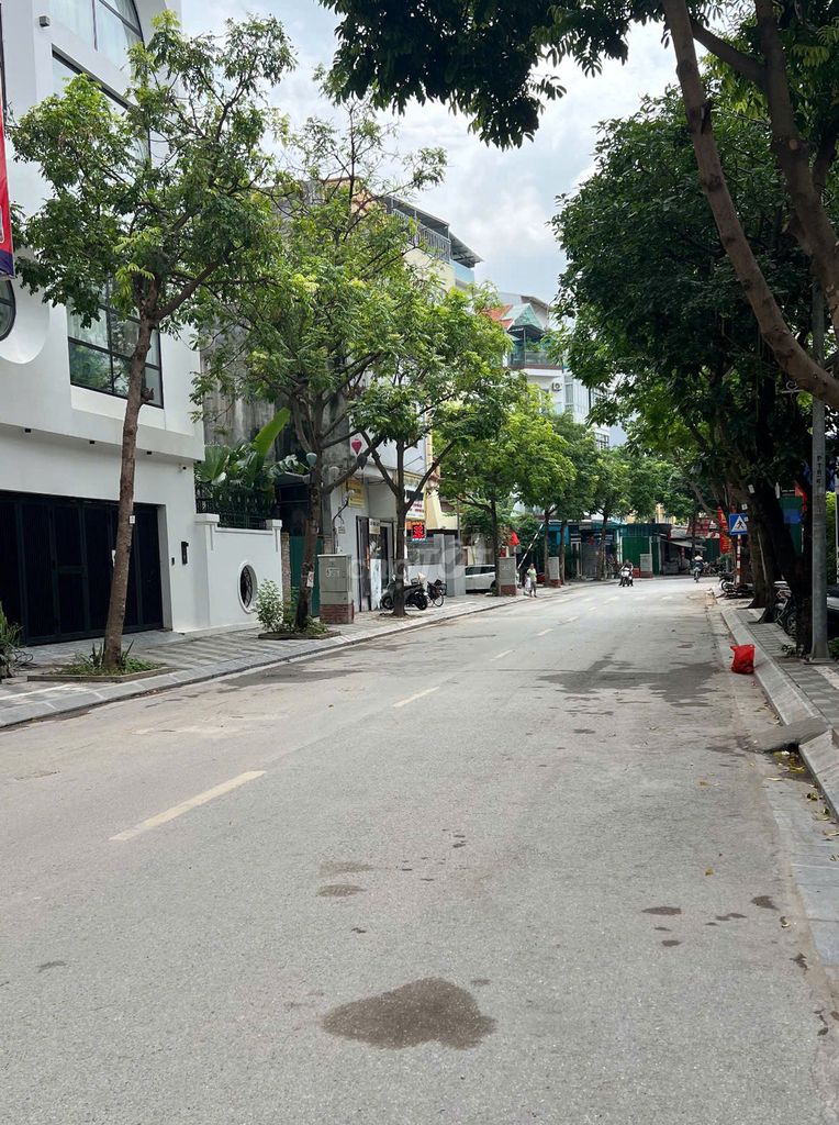 Nhà riêng tại Tây Hồ, Hà Nội - ảnh 1