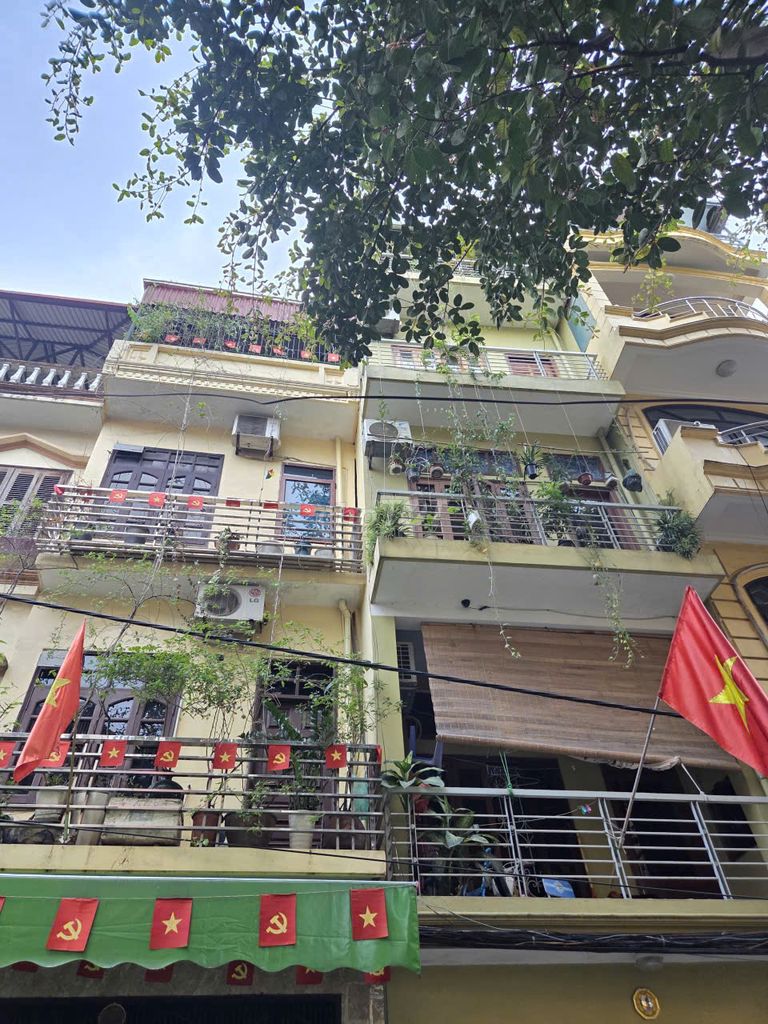 Nhà riêng tại Cầu Giấy, Hà Nội - ảnh 1