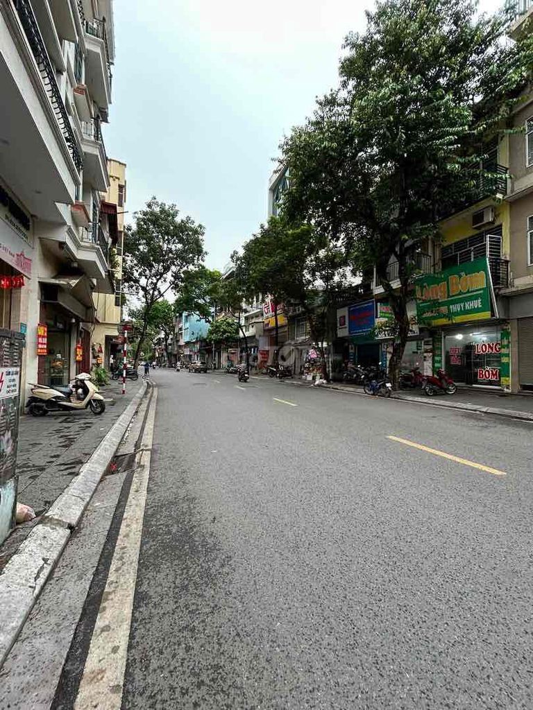 Nhà riêng tại Tây Hồ, Hà Nội - ảnh 1