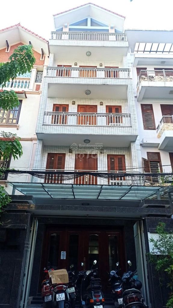 Nhà riêng tại Tây Hồ, Hà Nội - ảnh 1