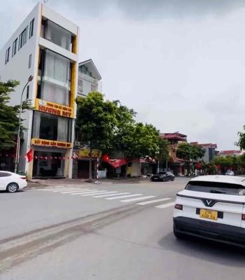 Nhà riêng tại Long Biên, Hà Nội - ảnh 1