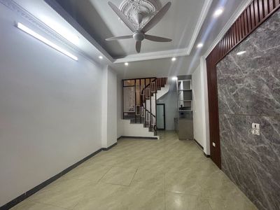 Nhà riêng tại Long Biên, Hà Nội - ảnh 1