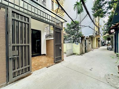 Nhà riêng tại Cầu Giấy, Hà Nội - ảnh 1