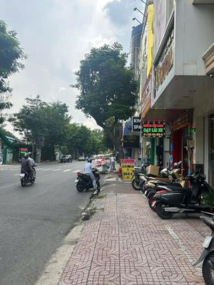 Nhà riêng tại Long Biên, Hà Nội - ảnh 1