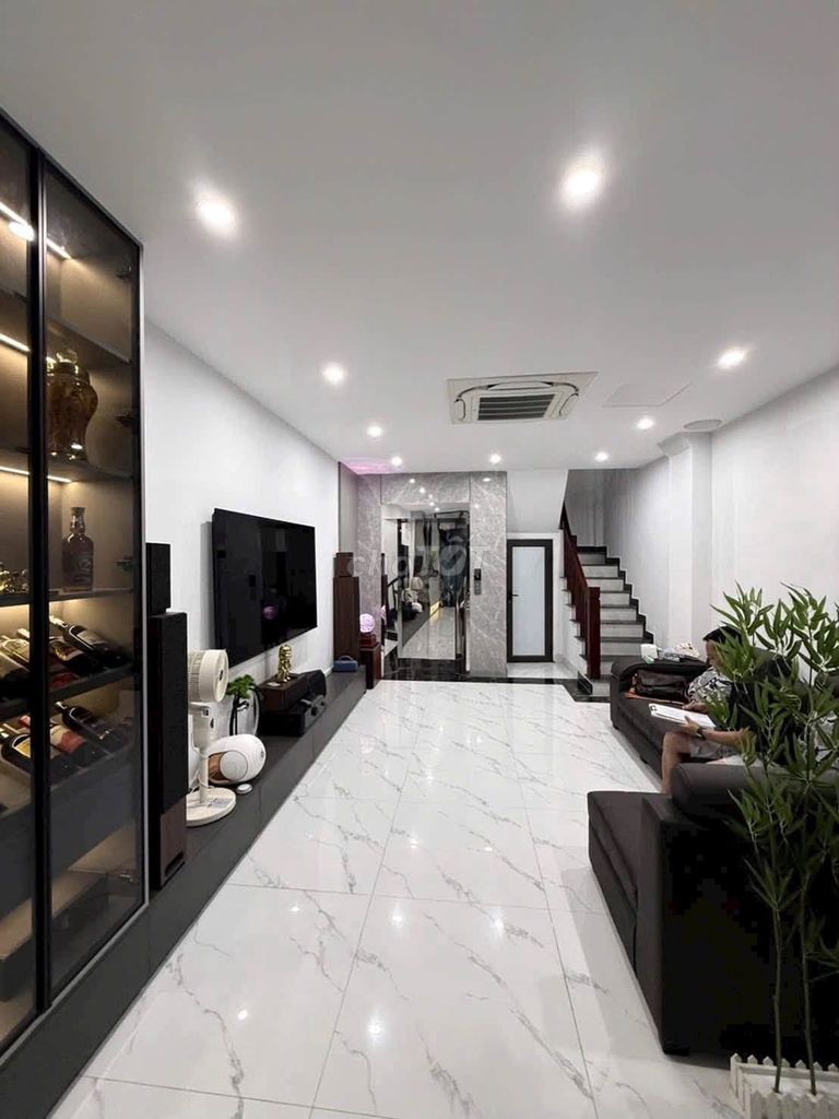 Nhà riêng tại Long Biên, Hà Nội - ảnh 1