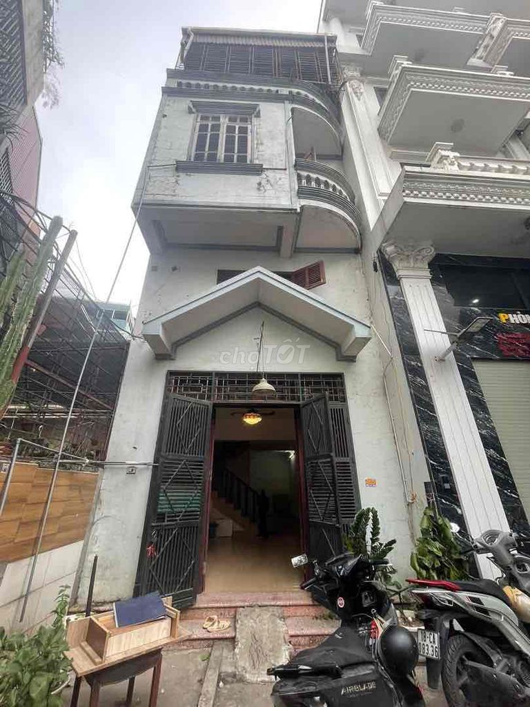 Nhà riêng tại Long Biên, Hà Nội - ảnh 1