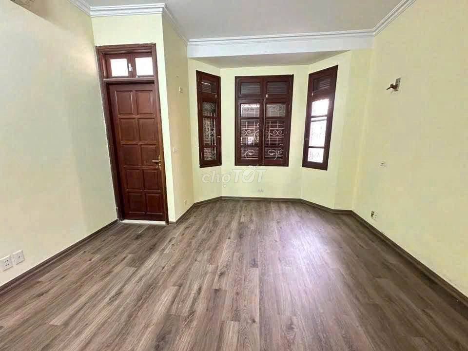 Nhà riêng tại Tây Hồ, Hà Nội - ảnh 1